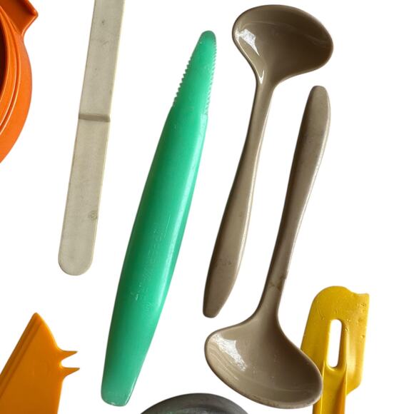 Vintage Tupperware Kitchen Accessories Lot of 15 - Picture 8 of 14